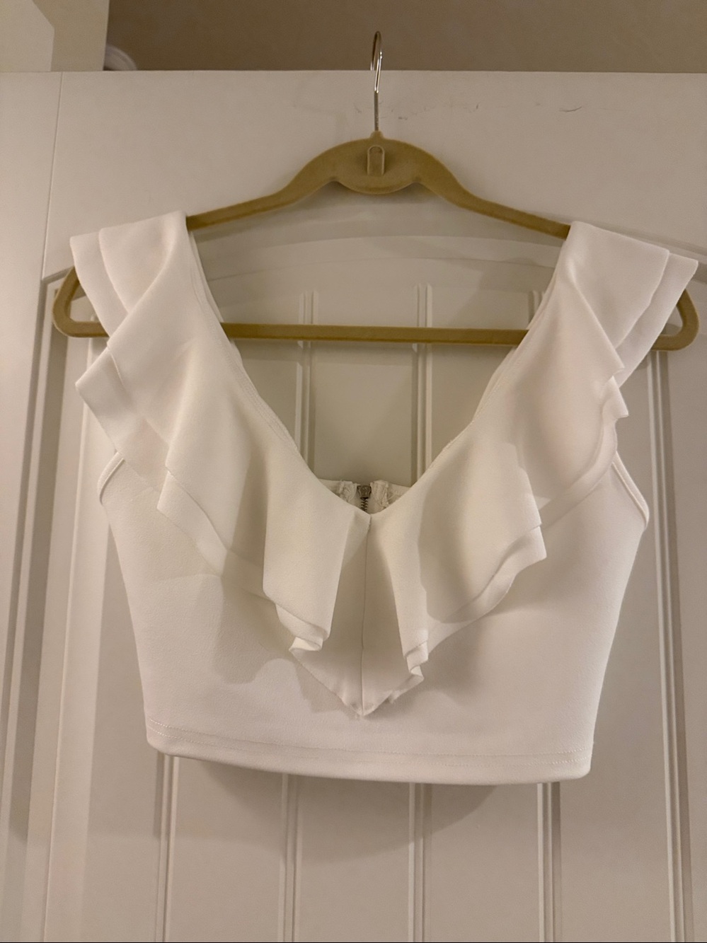 DRESSY WHITE CROP WITH ZIPPER